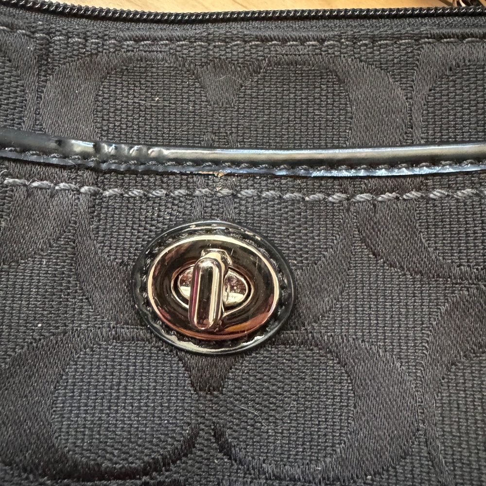 Vintage Coach Park Signature Medium Wristlet - Picture 3 of 13